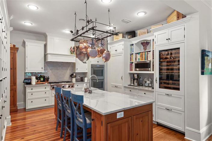 Image No.8-5 Bed House for sale