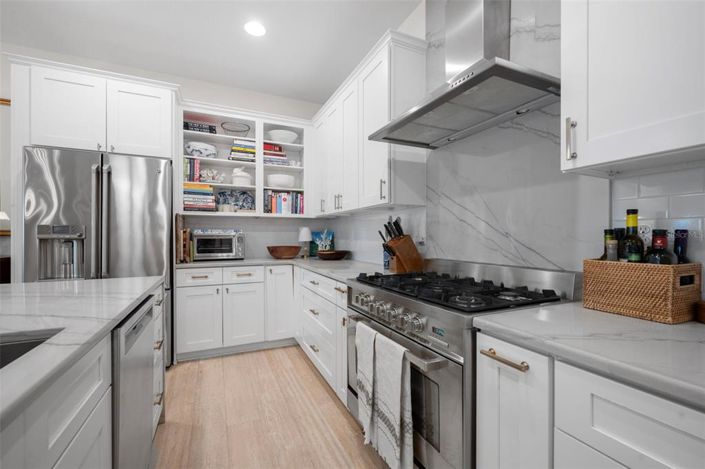 Image No.11-5 Bed House for sale