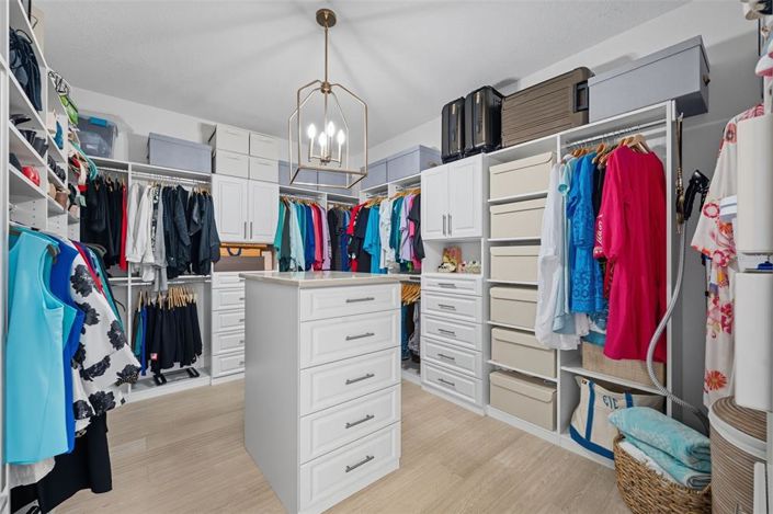 Image No.44-5 Bed House for sale