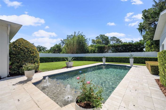 Image No.51-5 Bed House for sale