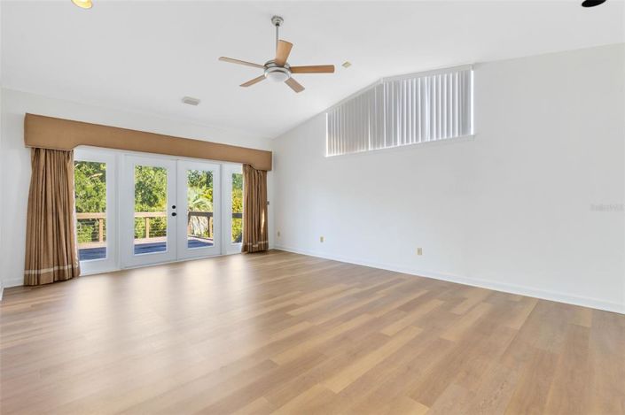 Image No.10-5 Bed House for sale