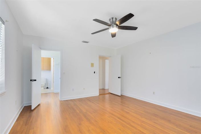 Image No.15-5 Bed House for sale