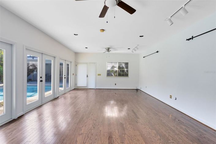 Image No.28-5 Bed House for sale