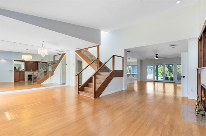 Image No.3-5 Bed House for sale