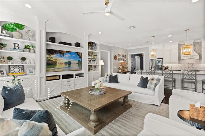 Image No.7-5 Bed House for sale