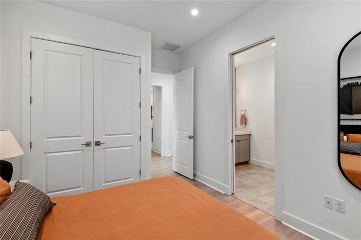 Image No.26-3 Bed Townhouse for sale