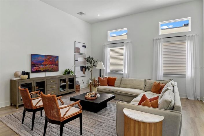 Image No.6-3 Bed Townhouse for sale