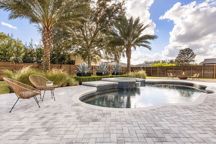 Image No.2-4 Bed House for sale