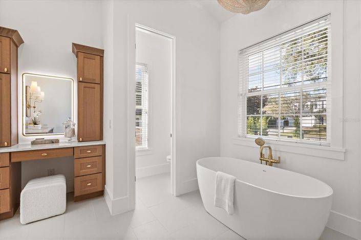 Image No.27-4 Bed House for sale