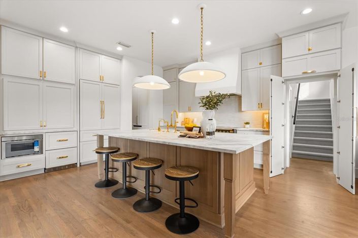 Image No.5-4 Bed House for sale