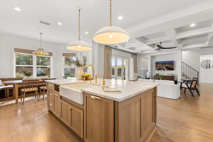 Image No.8-4 Bed House for sale