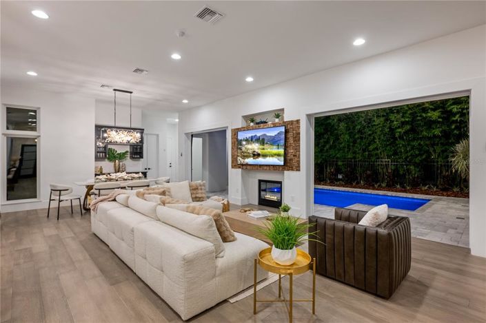 Image No.10-5 Bed House for sale