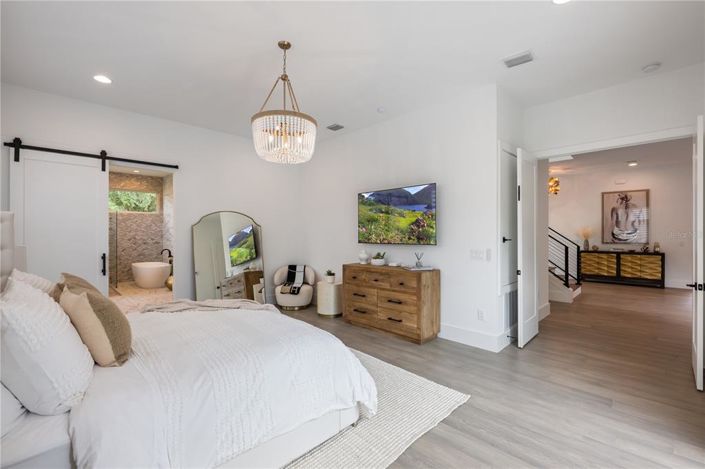 Image No.27-5 Bed House for sale