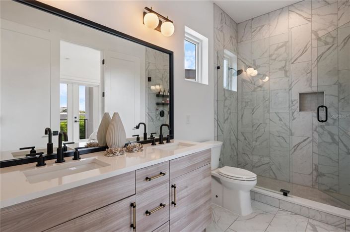 Image No.38-5 Bed House for sale