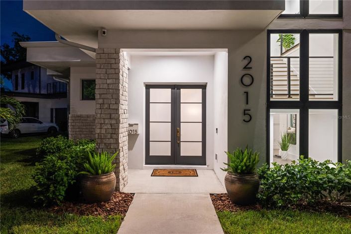 Image No.5-5 Bed House for sale