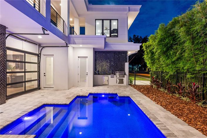 Image No.51-5 Bed House for sale