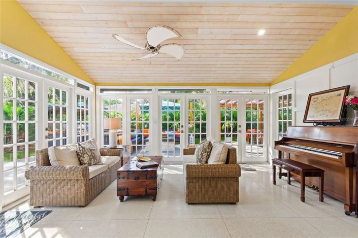 Image No.19-5 Bed House for sale