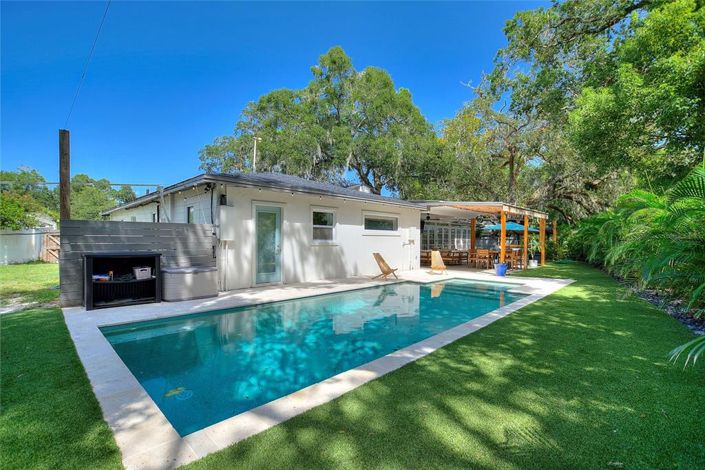 Image No.22-5 Bed House for sale