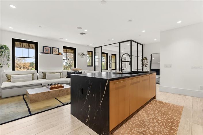 Image No.9-Appartement de 2 chambres à vendre à Saint John