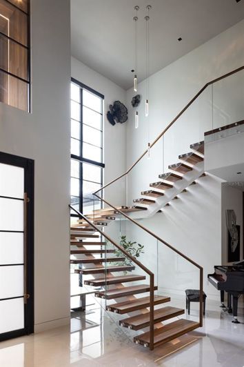 Image No.26-5 Bed House for sale