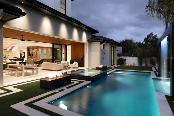 Image No.40-5 Bed House for sale