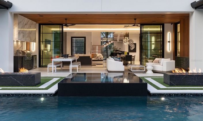 Image No.7-5 Bed House for sale