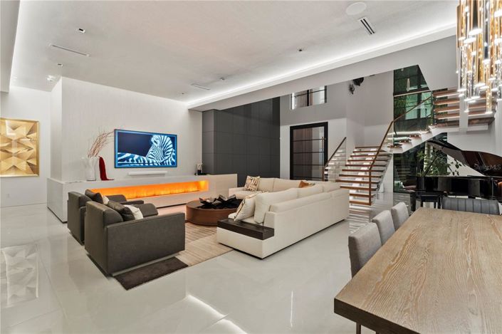 Image No.9-5 Bed House for sale