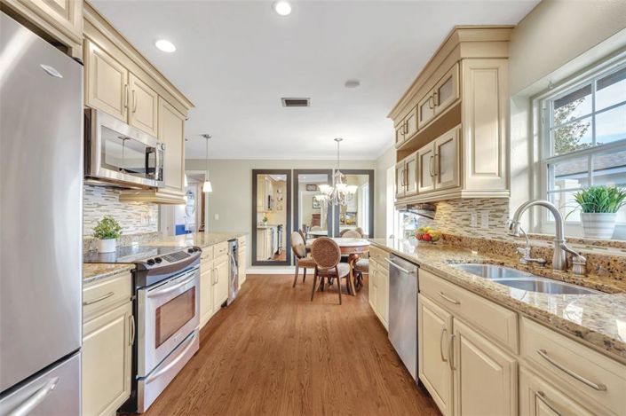 Image No.10-3 Bed House for sale