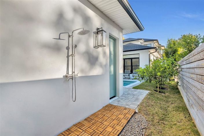 Image No.43-5 Bed House for sale