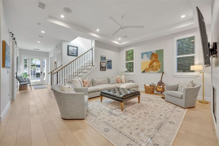 Image No.6-5 Bed House for sale