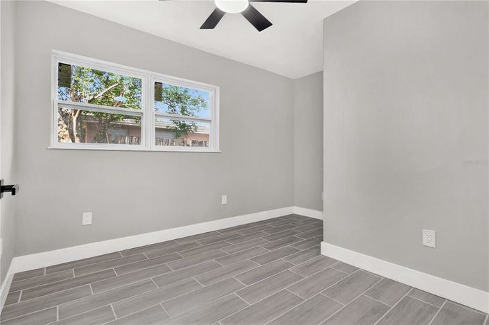 Image No.19-5 Bed House for sale