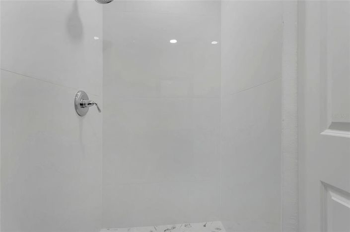 Image No.25-5 Bed House for sale