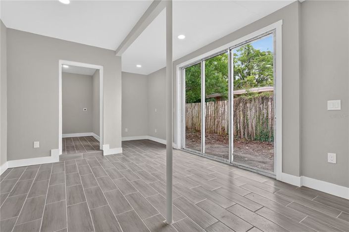 Image No.26-5 Bed House for sale