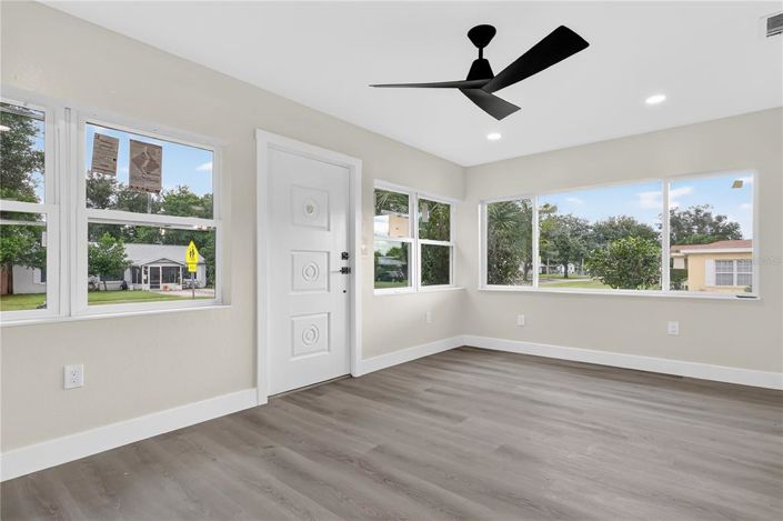 Image No.3-5 Bed House for sale