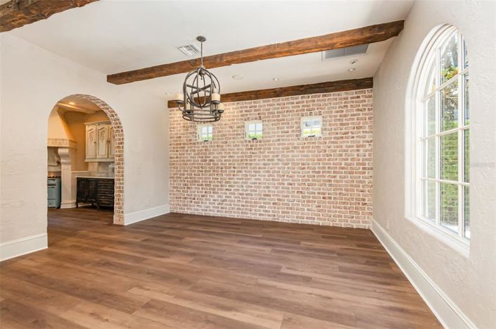 Image No.10-4 Bed House for sale