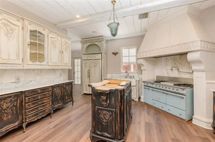 Image No.13-4 Bed House for sale