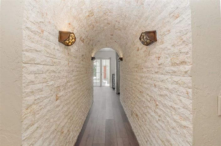 Image No.16-4 Bed House for sale