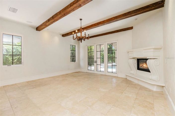 Image No.21-4 Bed House for sale