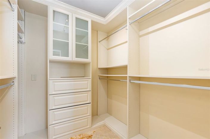 Image No.30-4 Bed House for sale