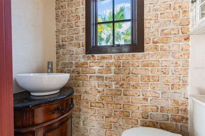 Image No.40-4 Bed House for sale