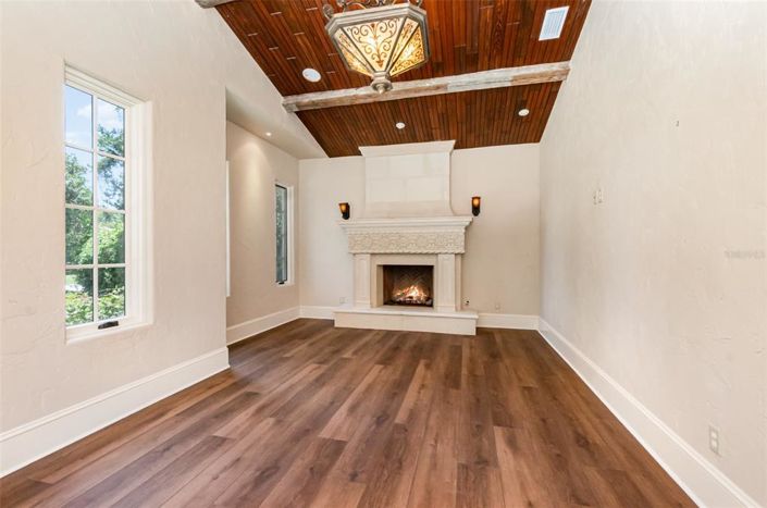 Image No.8-4 Bed House for sale