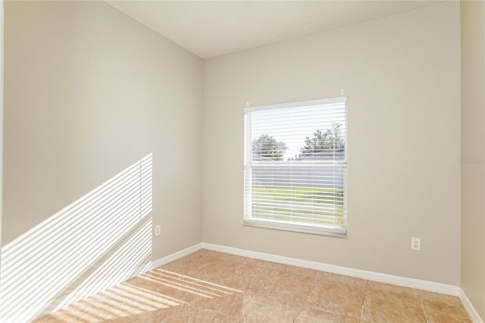 Image No.7-Maison de 4 chambres à vendre à Saint John