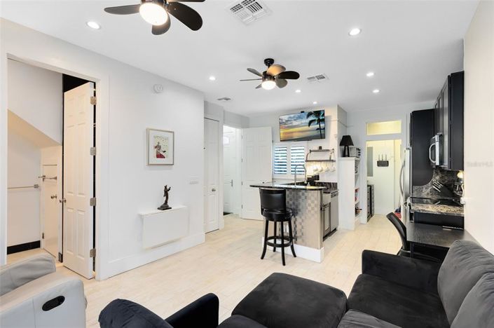 Image No.22-6 Bed House for sale