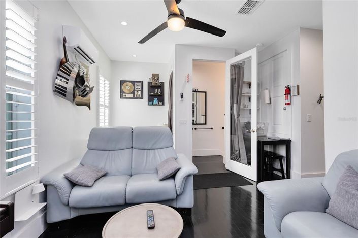 Image No.30-6 Bed House for sale