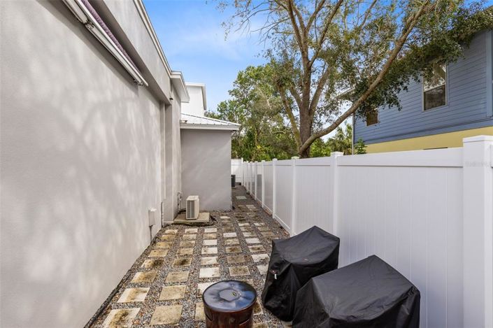 Image No.41-6 Bed House for sale