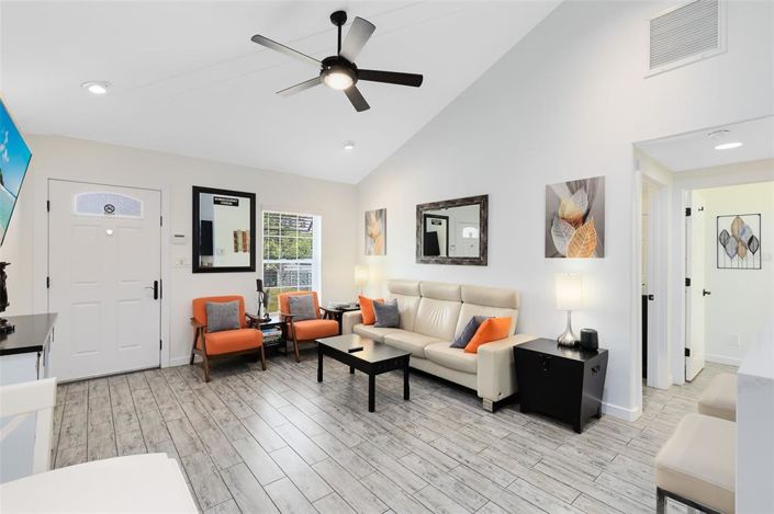 Image No.6-6 Bed House for sale