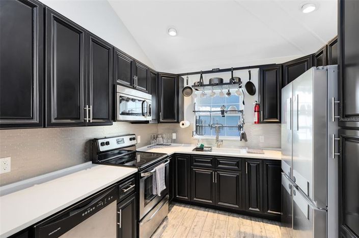 Image No.7-6 Bed House for sale