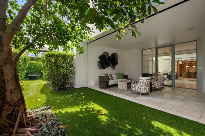 Image No.6-4 Bed House for sale