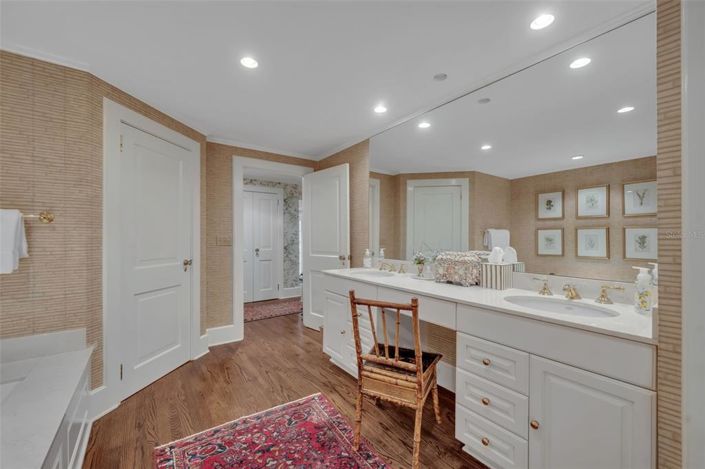 Image No.30-6 Bed House for sale