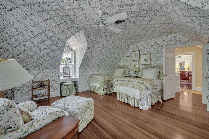 Image No.33-6 Bed House for sale